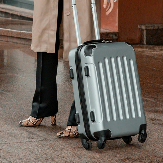 What type of luggage lasts longer? Hard-Shell Durability Guide
